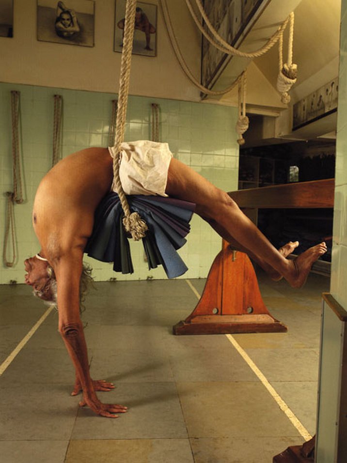 master iyengar using the yoga sling